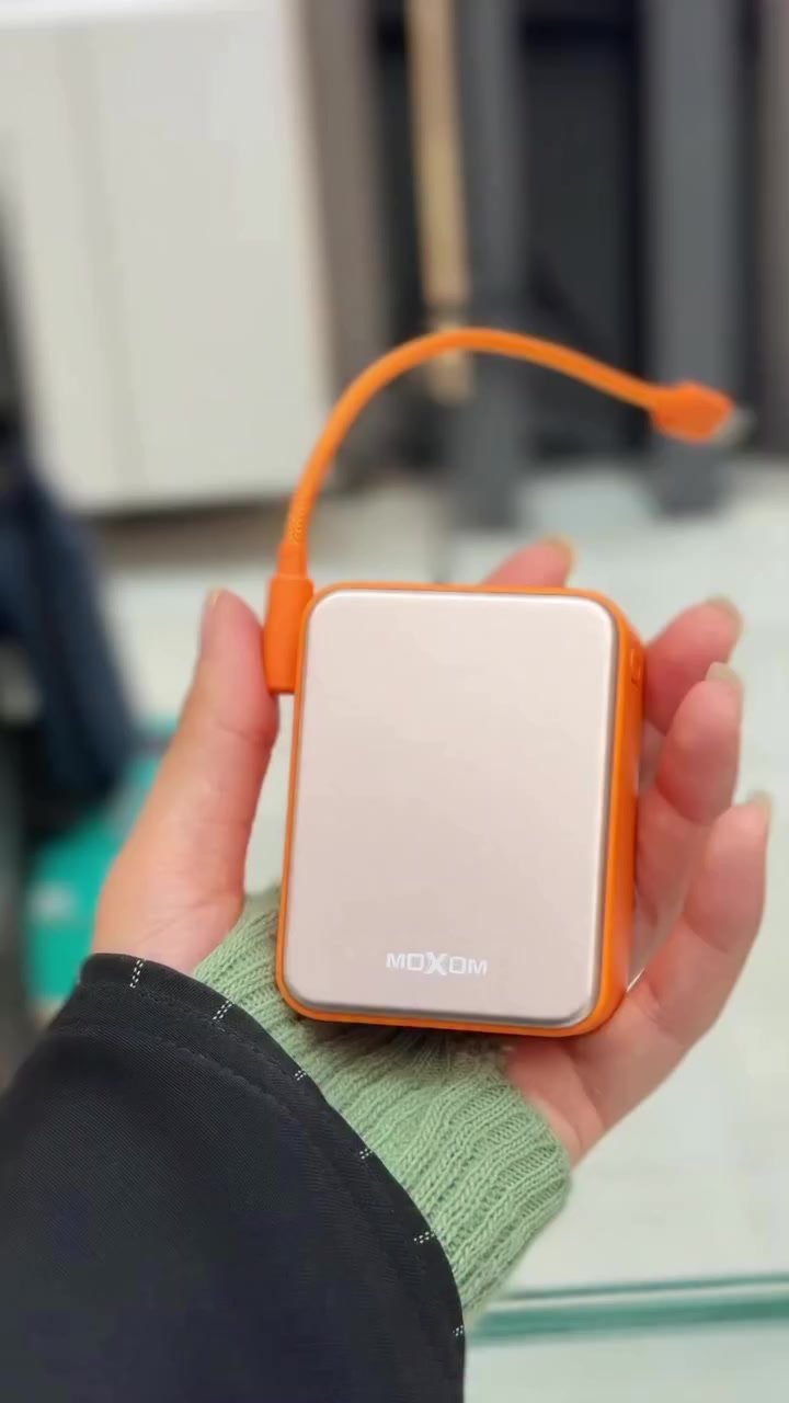 پاوربنك ماركة MOXOM😎🔥
.
.
#الوان_كربلاء مصدرك للمنتجات الاصلية و الاكسسوارات المميزة . توصيل مجاني داخل مركز كربلاء  توصيل لجميع محافظات العراق 🇮🇶 كربلاء - الجمعية - مقابل ثانوية اليرموك  كربلاء - الجمعية - مول الحارث - الطابق الارضي - مقابل LC WAIKIKI


**إذا كنت صاحب هذا الإعلان وتريد حذفه لأي سبب، رجاءا أرسل رسالة إلى الدعم الفني**