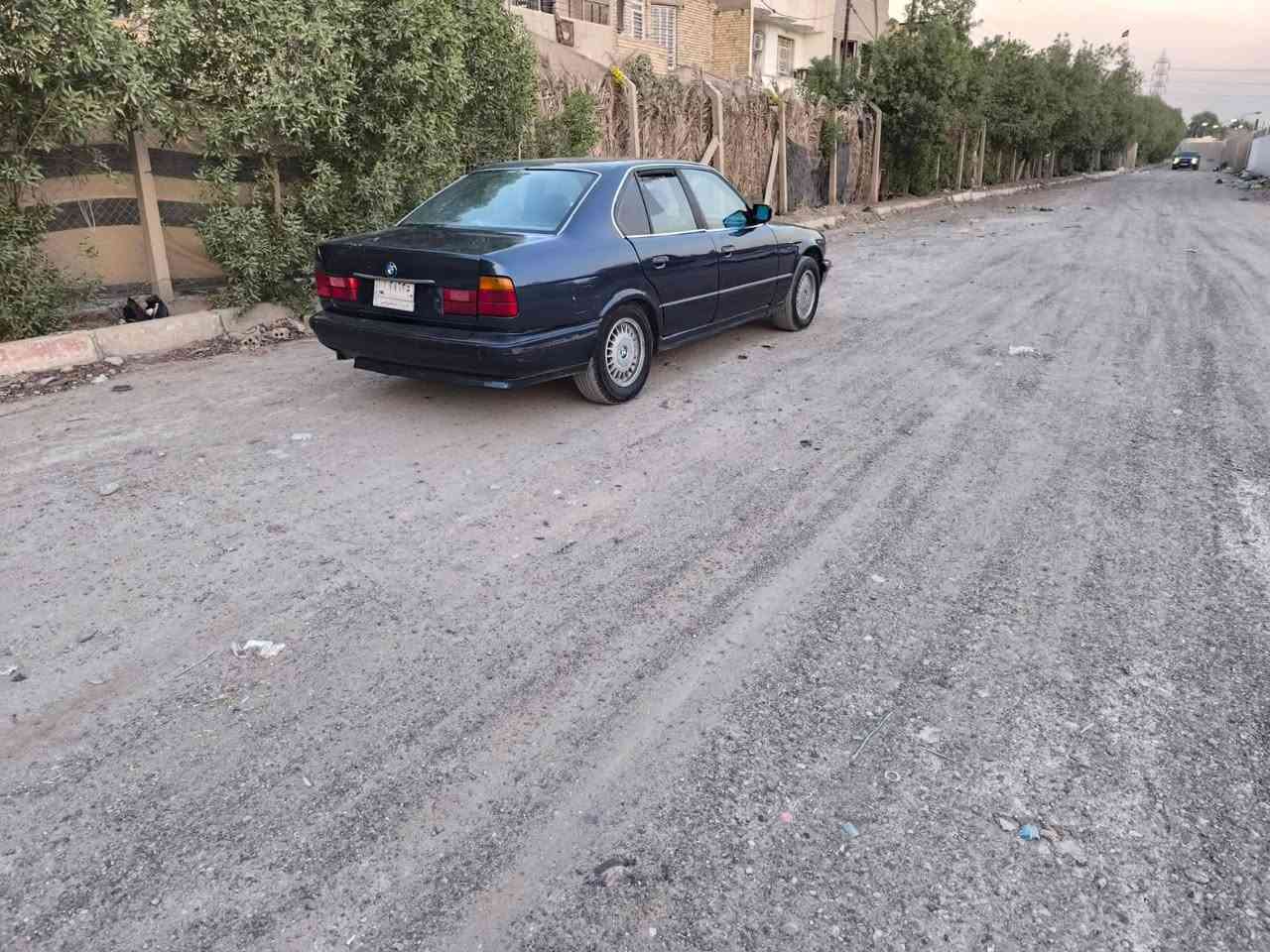 للبيع بي ام موديل 91 حجم 520 رقم كربلاء دولي مشروع وطني كير  ومحرك مكفولات سعر 35 مكاني بغداد  هاتف *********** كهربائيات كله شغاله صدر جديد سياره فتحه اسلايت سياره كير عادي
