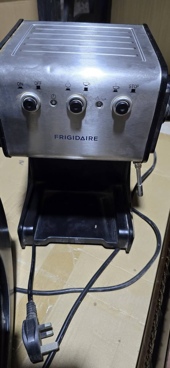 مكينه كهوة ثنينهم ب٢٥


**إذا كنت صاحب هذا الإعلان وتريد حذفه لأي سبب، رجاءا أرسل رسالة إلى الدعم الفني**