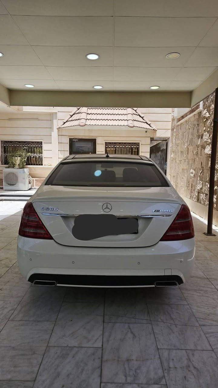 مارسيدس s500 موديل 2010
خليجي
رقم صلاح الدين الرقم الجديد 
تحويل ثاني يوم
السياره مكفوله حادث فقط باب سكن امامي بي كلير 
فول فول مواصفات
بالوراما
اربع كشانه تادفئه وتبريد 
ابواب شفط
برتات كهرباء 
إضائه داخليه متغيره
جنطه شفط
تلفون خلفي 
مقاعد خلفيه منفصله 
ثلاجه خلفيه 
تبريد خلفي منفصل 
شاشه خلفيه عدد اثنين 
رادار 
كامره خلفيه
تحكم اربع اكشانه 
وتكدر تتحكم بلكشن الكدام من الكشن الخلفي
ثلاثه وضعيات قياده
شفتات ستيرن 
وبعد بيها مواصفات
رقم صاحب السياره 
***********
سعر السيارة ($ 220 )
