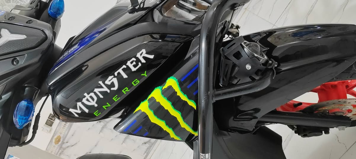 يا الله.
دراجه زت آر موديل 2023 أوراق عربيه سويجين
الدراجه وضع وكيل كفاله تامه وكلش جديده
درع. وبلاجكتورات درع. ومري وكامله. ويل 24
الاستفسار *********** 
الدراجه مال جناي مكفوله... فول جداديه اليدور نضيف
