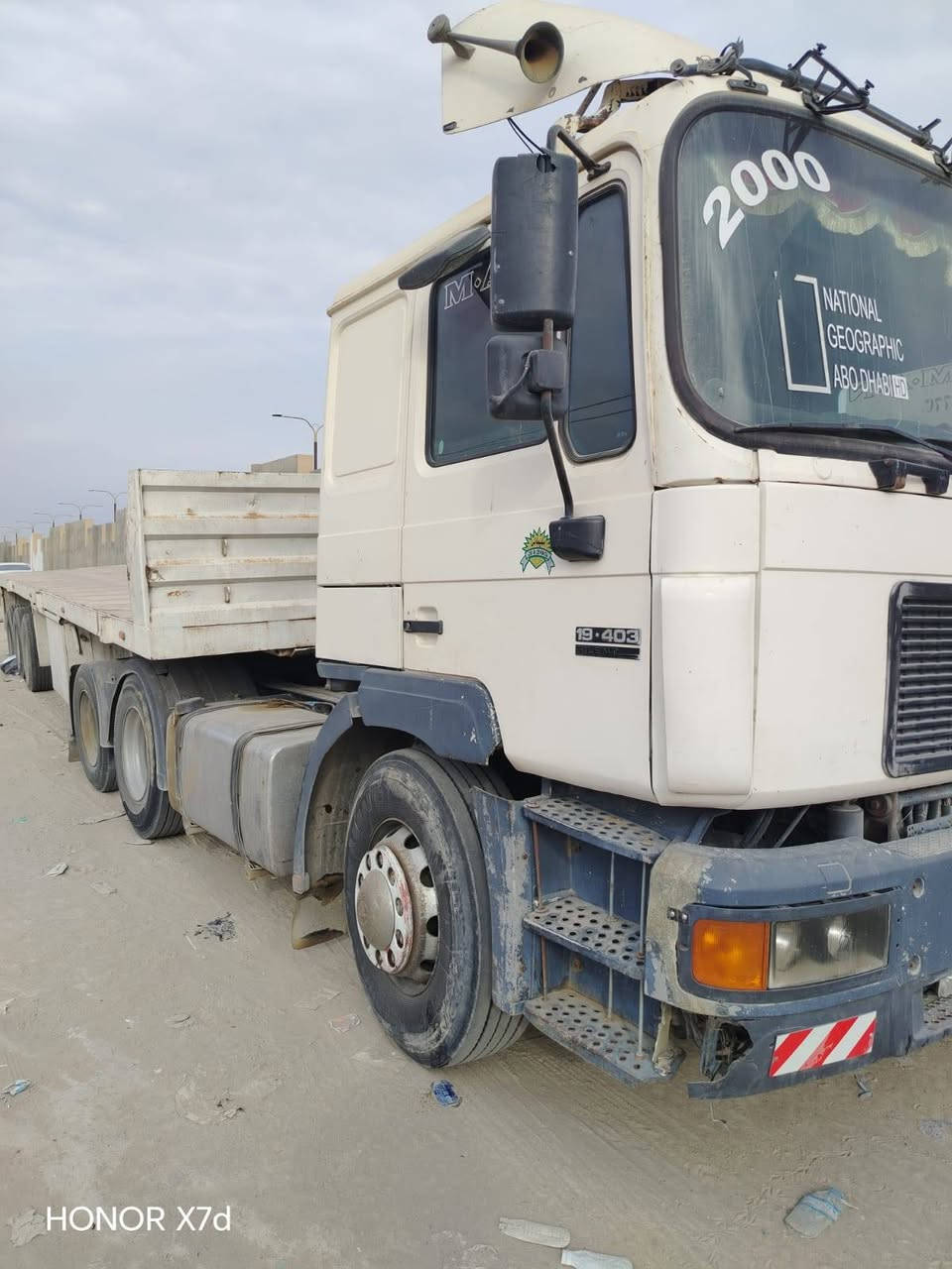 السلام عليكم
للبيع تريلة مان موديل 2000 مسجلة 97 بأسمي تحويل مباشرسنكل مزوج خلفي مرسمة سايلو البليتة موجودة
والسايلو ما موجود السيارة نظيفة كير محرك اكسل خير من الله جاهزة للشغل وشرط التحويل
السعر 110 وبيها مجال
للإتصال ***********
