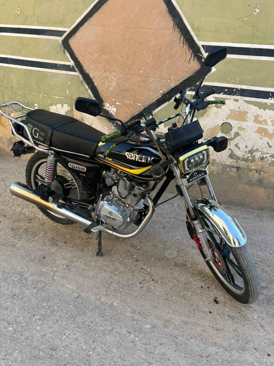 سلام عليكم دراجه سيفان للبيع موديل 23اي نقص مابي دراجه تخبل صالنصه جعره دراجه كلهه شغاله كامله سعر 575او بيهه مجال مكاني الخالص رقم الهاتف ***********
