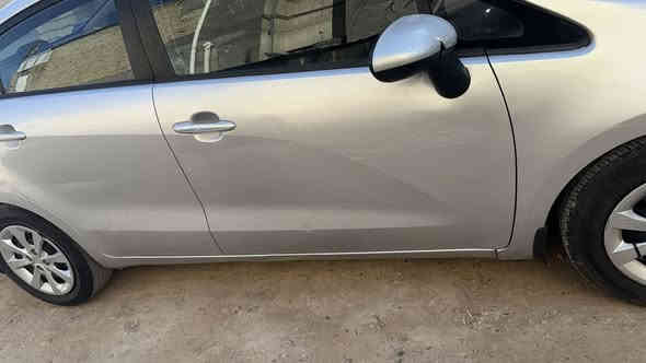 السلام عليكم 
كيا ريو 2017 ماشيه 70 الف كيلو متر 
سياره مكينه كير صدر تبريد تدفئه كله كفاله 
سونارها موضح بصور بسمي رقم إنكليزي هزه جديده تحويل ثاني يوم مكاني البياع 
هذا رقمي بي واتساب ***********

عارضها ب95 وبيها مجال بسيط
