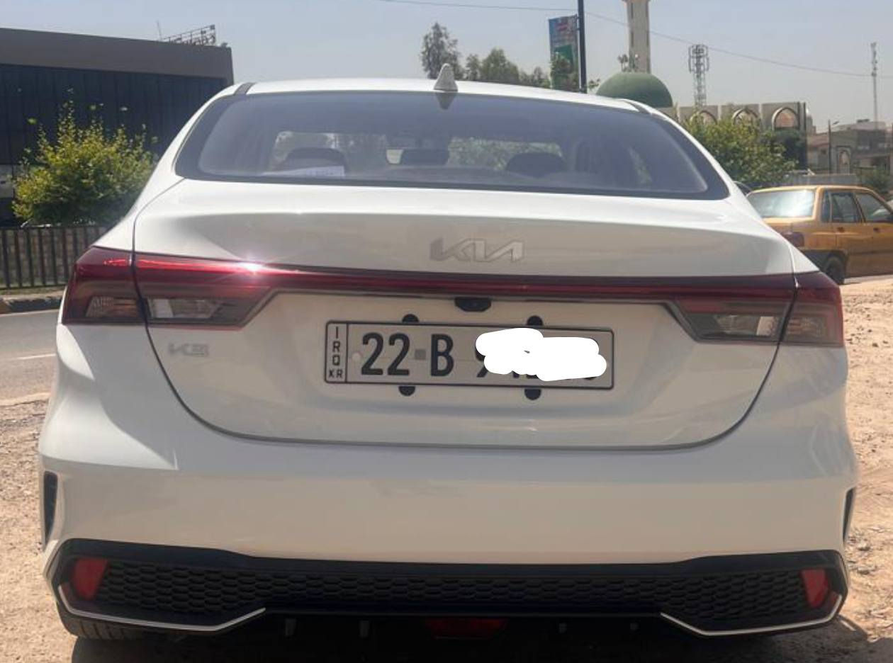 السلام عليكم.  
كيا كي ثري K3 موديل 22
فول  مواصفات

محرك 1500 دبل نوزل 
 
🔴المواصفات 
✅2قطعه تبريد 
✅️فتحة
✅️شاشه كامرة 
✅️تحكم ستيرن جهتين 
✅️بصمه 2 أبواب و بصمه تشغيل
✅️شاحن تايب سي شحن سريع 
✅️كير طياره 
✅️شاشه بالكير
✅️لايت لد زينون 3 عدسات متحركة + الخلفي هم لد متصل 
   رقم وهزه جديد اربيل
✅ أشاير لكزس️ متحركة 
✅المري الجانبية بيها ️اشاير + هيترات 
✅️صندوك ذكي بصمة ( يفتح عند الاقتراب )
✅️سايد بريك بصمة
✅️أوتو هولد (auto hold)
✅️درايف مود 4 وضعيات
✅️(sport+eco+smart+comfort)
شاشة عداد دجتل 
وبيها بعد مواصفات 

السيارة كفاله عامه من البارد والصبغ والفتح
السعر 137   وبيها مجال لشراي
مكان السياره موصل 
للاستفسار
***********
***********
يوجد بيع وشراء السيارات المتضررة والجديدة داخل هذه
الصفحة
نستقبل عروضكم لبيع السيارات فقط من الشرعي نحن غير مسؤولين عن أي اختلاف بين الطرفين من تحويل + تِجيك السيارة عند السونار الي ما يفحص عند السونار ويأخذ ثقة من صاحبها أو يأخذ كلام يتحمل المسؤولية
 لكون فحص السيارة عند السونار ( 15 الف)
             (( نحن فقط دلالية  ))
((( يكون الاتفاق بين البائع والمشتري فقط)))

