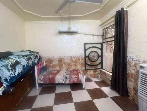 اعلان من #النيزك_للعقار لبيع وشراء الاراضي و الدور الزراعية والسكنية والمقاولات العامة 
--------------------------------------------
مشتمل للبيع  بموقع ممتاز 
موقع البيت - صلاح الدين - قضاء بلد - الجويدة ..خلف دار الاستاذ سلام راتب 

يتكون الطابق الارضي 
-استقبال
- غرفة
- مطبخ 
- صالة كبيرة
- صحيات 
-منور 

يتكون الطابق الثاني من 
غرف عدد 2 

مساحة البيت : 100م 

📄 نوع العقار : طابو صرف

--------------------------------------------
للاستفسار والتواصل : *********** - ***********

او زيارة مكتبنا الكائن في - صلاح الدين - بلد - شارع الامير - مقابل عيادة الدكتور قاسم حاتم
