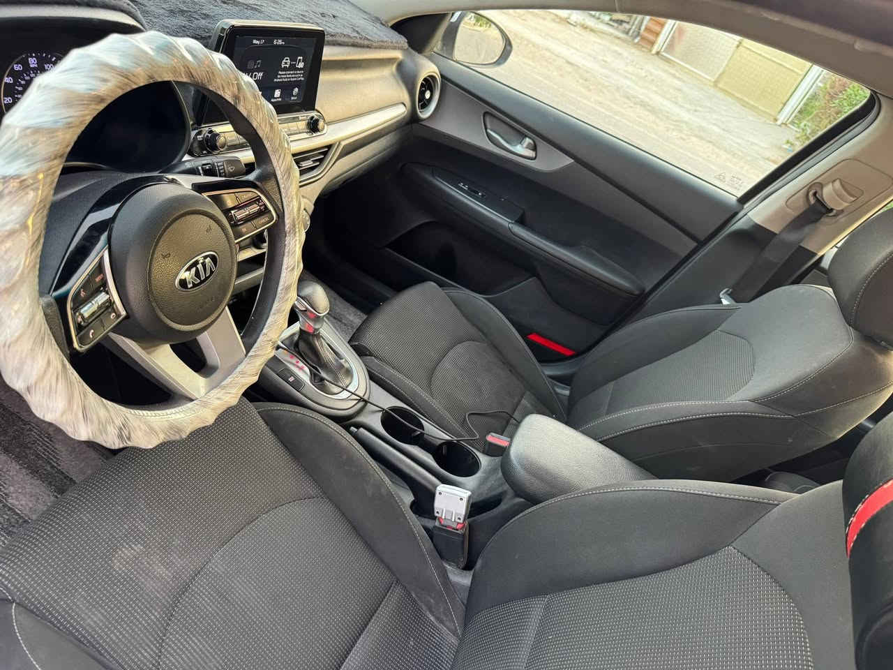 سلام عليكم للبيع كيا فورتي موديل 2020
رقم اربيل باسمي تحويل ثاني يوم حادثه باب وجاملغ صفحة السايق 
السعر 127$ 
مكاني بغداد السيديه
***********
