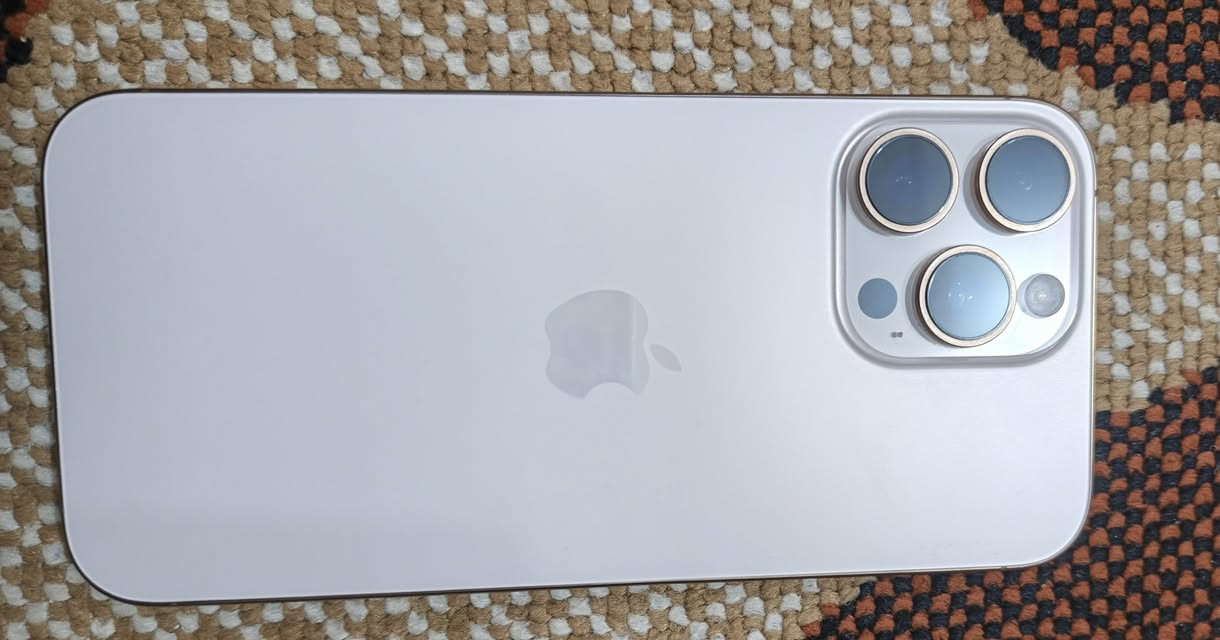 السلام عليكم
ايفون 16برو ماكس
نضافه 100/100
بطاريه 100 
مشحون 203 فقط 
ذاكره 256 
شرق اوسط 
نموذج M
سعر نار مليون 300 وبيه مجال 
اتصال ***********
