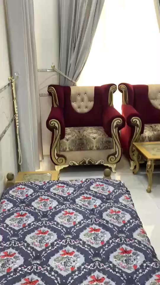 تخم نضيف كلش البيع عشر مقاعد تسكام مكاني بابل السعر 350وبي مجال *********** البيع بسبب ضيق المكان
