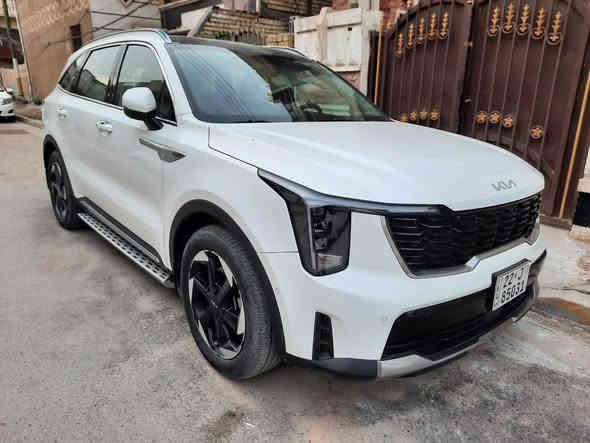 السلام عليكم
للبيع 
كيا سورنتو 2024 ( خـليـجـي )
فول مواصفات  6 سلندر بارنوما 
المواصفات
 خليجي 
 ماشية 60000 
 موديل 2024
بانوراما 
 حجم المحرك 6 سلندر 3500
 مرتبط بناقل حركة أوتو 8 نمر
 مفتاح التشغيل بصمة 
 تشغيل عن بعد 
 فتح الصندوق كهرباء 
حساسات أمامية 
حساسات خلفية 
لايت زينون + LED 
 كشافات 
 بك لايت LED 
 قبضات أبواب من الألمنيوم
 دخول بصمة ذكي 
 ويل كب 20
 4 دسك
 حساسات ضغط الاطارات 
 اشارة في المرايا الجانبية 
 المرايا قابلة للطي كهرباء
 ماسحة خلفية 
عدد AIR BAG 2
 كير ماوس 
 هاند بريك كهرباء 
‏  ABS 
 دشبول شاشة ديجيتال 
 شاشة Apple Car play 
 كاميرا دوارة 
الانارة الداخلية LED 
 شفتات مقود 
 مثبت السرعة Cruise 
‏  Bluetooth / T YPCE   
مخرج منفذ الطاقة 
فحص نظام السيارة 
تتسع المقصورة ل 7 ركاب
حركة المقاعد الأمامية كهرباء 
 تبريد شاشة لمس مناخين منفصلين 
 3 قطع تبريد 
 أوضاع القيادة Drive Mode 
 أوتو هولد Auto Hold 
 نظام مانع الانزلاق 
 نظام نزول المنحدرات 
حاملات الأكواب
 بردات أبواب خلفية
مكان السيارة بغداد / حي الجهاد
رقم الهاتف  ***********
