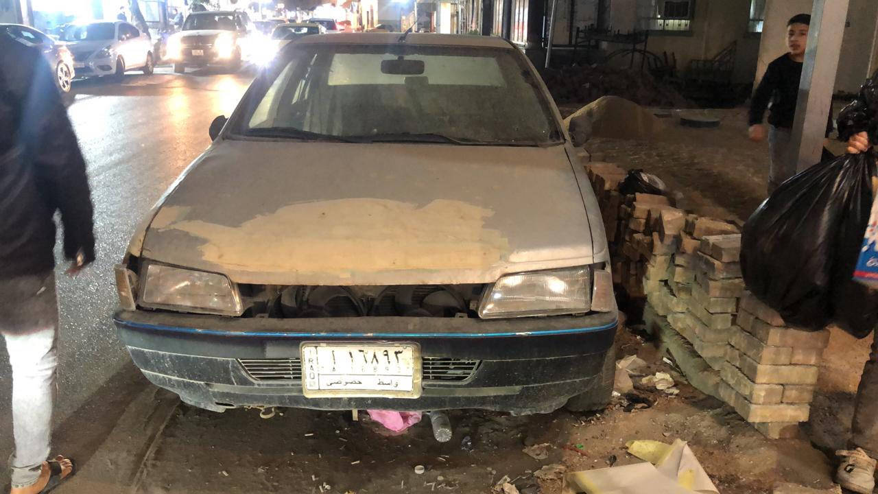 السلام  عليكم بيجو روا للبيع موديل2007 كهربائية شغالة تخم تاير امامي جديد دوشمة جديد سيارة متروكة محرك شغال بي تبخير السيارة شغالة بس المحرك طاك الشاصي جوا واكع ابيع على هل حطة السيارة بأسمي السعر 15 وبيها مجال للشراي مكاني بغداد سبع بكار للاتصال ***********
