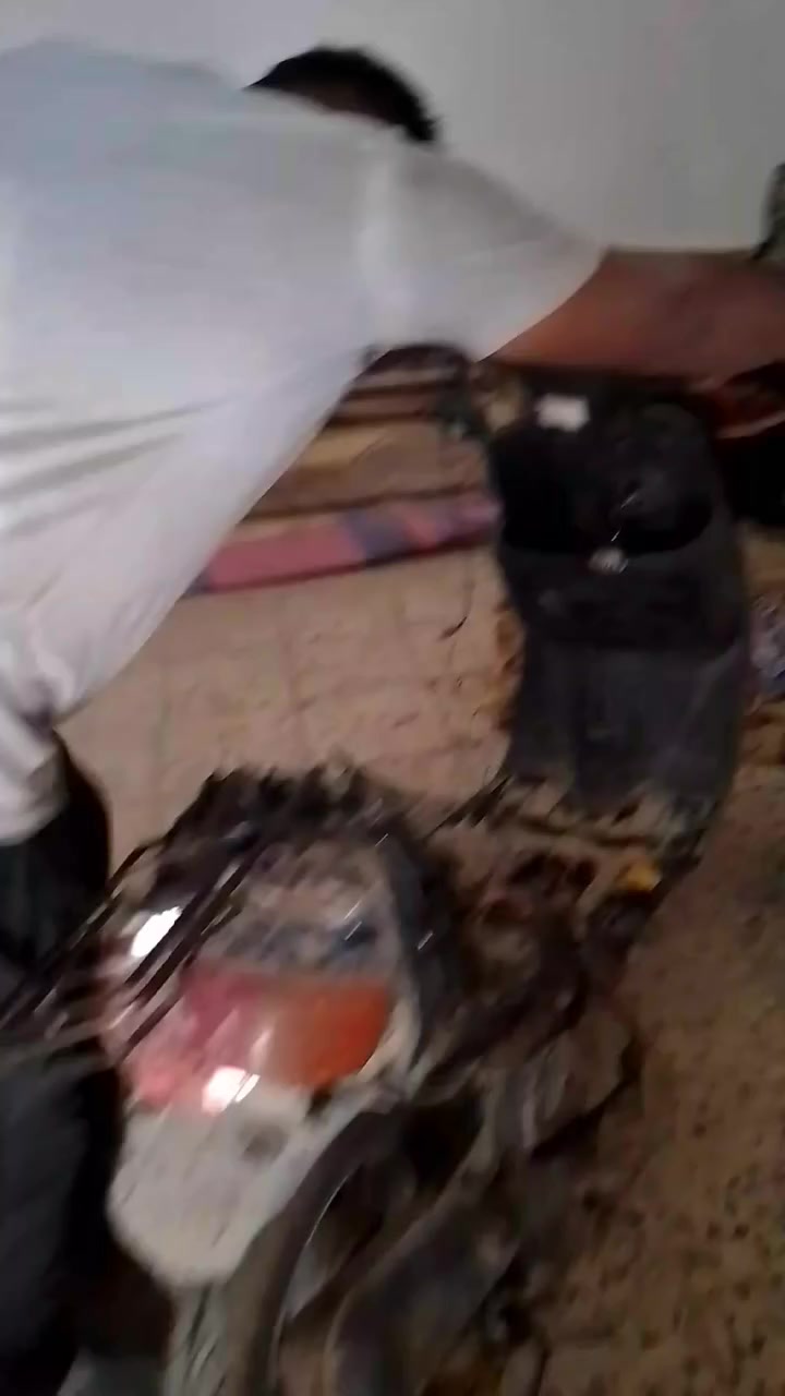 السلام عليكم شباب دراجه بتره للبيع خطين التفاصيل كامله الداراجه شغل  العنوان  حي الشهداء مقابل الاستداره مال شارع النص الدارجه جاهزه مجفته كلشي شغال بيها 
عوزها بس لايت وهورن *********** 
السعر 200مع المجال واذاء مراوس احسن بعد
