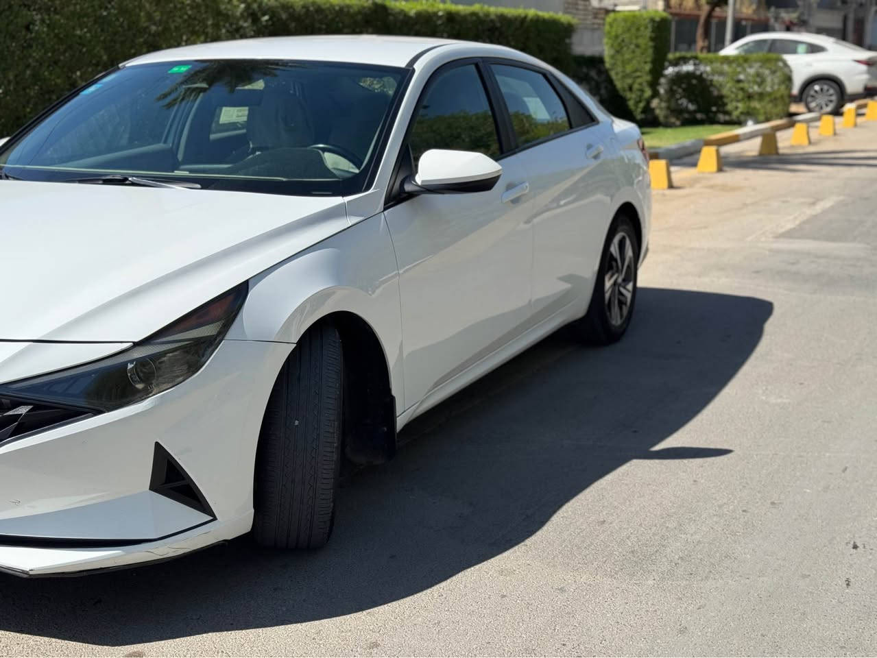 السلام عليكم النترا موديل 2022 وارد امريكي هايبرد كما موضح بالصور الحادث الجاملغ الامامي صبغ +الخلف ربع منا صبغ و صار بيها بالعراق الجاملغ الخلفي الجه الثانيه بارد ماشيه 91 الف كيلو وليس ميل  
السياره كلش حلوه و نضيفه 
مواصفات 
رادار امامي 
رادار جانبي 
رادار خلفي 
تدفئه كشنات 
هندبريك بصمه 
ثلاث وضعيات قياده 
تحديد مسار 
قياده اليه
مثبت سرعه 
مانع انزلاق 
جنطه ذكيه تفتح عند الاقتراب
ابل كار بلي 
اندرود اوتو
و بيها بعد هوايا مواصفات  
السياره كلش حلوه و احله من الصور 
السياره بسمي
السعر 150 ورقه و بيها مجال 
مكاني بغداد العامريه 
الهاتف *********** بغداد, العراق
