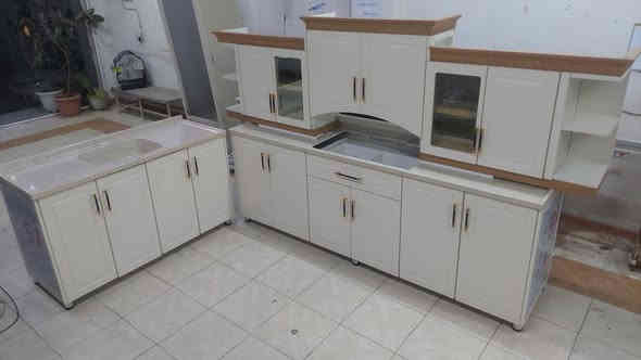 كاونتر المنيوم ابواب خشب. السعر مليون 350الف وسنك متر ونص كامل مرمر وتوصيل لحد البغداد مجاني  راسلني عالاواتساب ***********جديد العنوان اربيل
