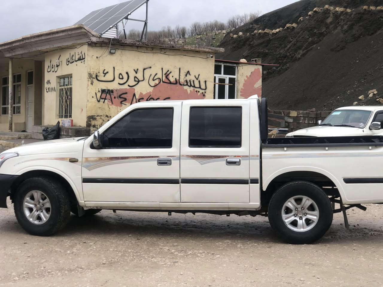 گۆناو مۆدێل ٢٠٠٧ بیلاد مەکینە بەخ مەنەفێس ئەسلی فسفۆر وەکالە بەشەرت گێر مەکینە اکسل داروبەردی بەشەرت بێ سبوج بێ خایس بێ دەحمو لێدراو بیلاد ناوسور خەت بیلاد جام کارەبا ی ناوسور  تایەو ویلی لۆکی لەژێرە کارەبایەتی زۆر مەزبوتە کامل شتی ئیشەکا تەبرید ساردو گەرم بەشەرتە زۆر توندو تۆلە١دینار مەسرەفی تێدانیە سەیارەکە بەس ماشااللە ی دەوێ لەجوانی و هەرزانی نرخی ٣٣گەلاو کەمێک مەجال *********** ——-***********
