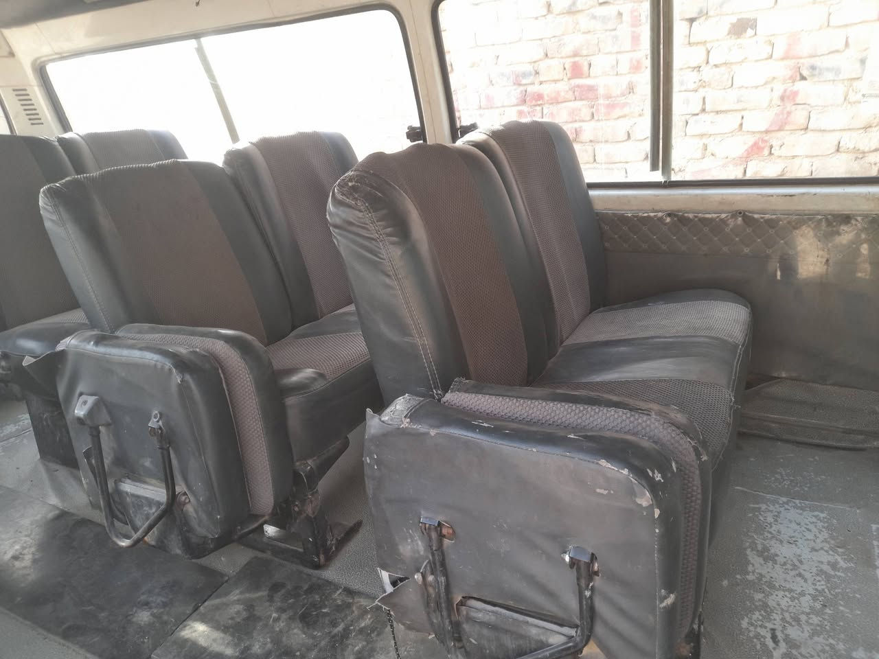 بغداد
فوتون موديل 2010كاملة بس بيهة رنكات وتنقص دهن حدادية جديدة وغرفتهة نضيفة حلوة مابيهة اي صبغ كهربائيات شغالة تايرات نضيفة مكاني بغداد ام الكبر ولغزلان السعر 40ورقة الغرامة ولهيئة ولضريبة ايطيح من سعرهة وتدلل رقمي***********
