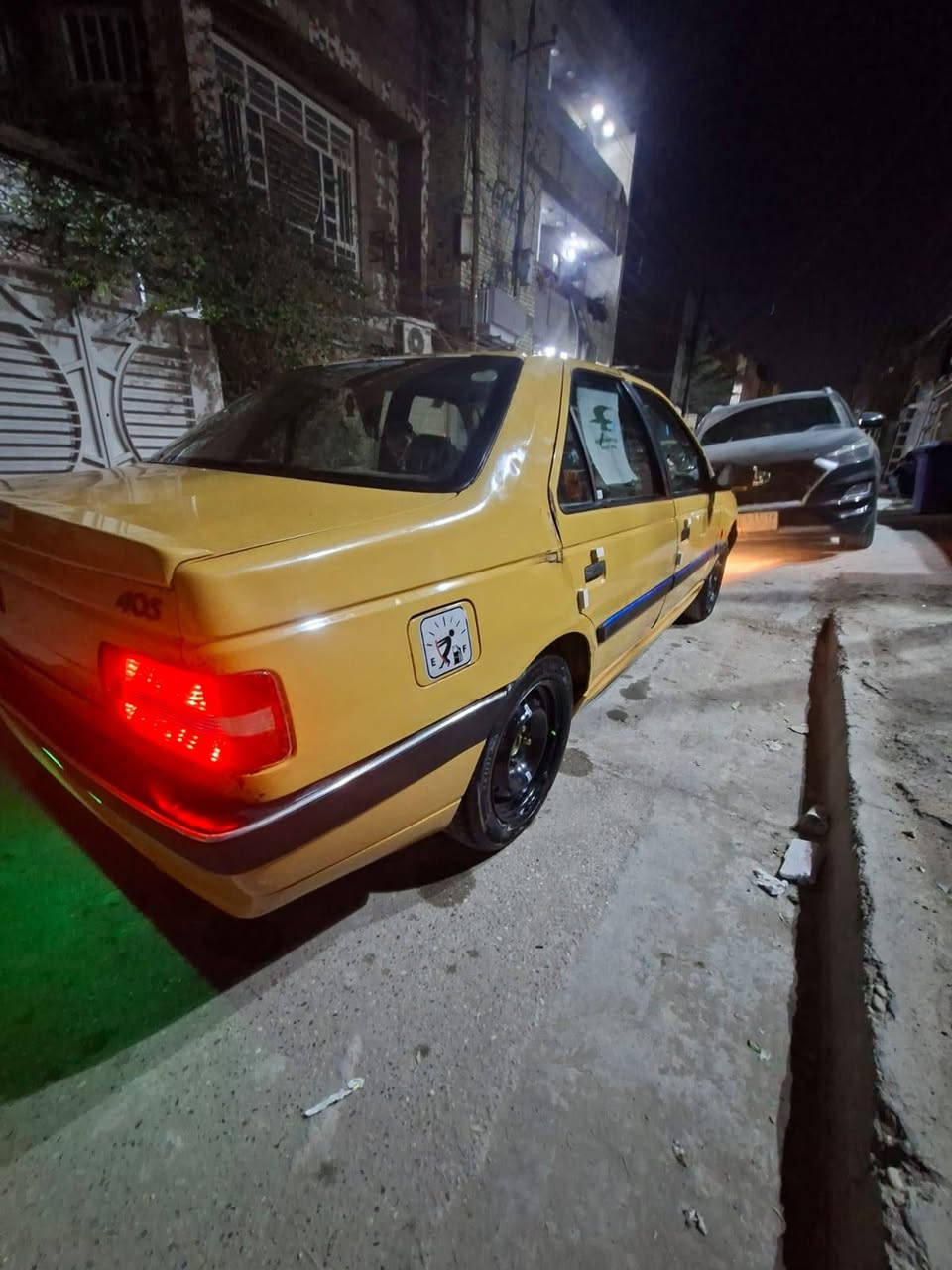 سلام عليكم عندي بيجو جي ال اكس موديل 12 رقم نكليزي بسمي تحويل ثاني يوم السياره خير من الله السياره جاهزه السعر 28 وبيه مجال الرقم ***********
