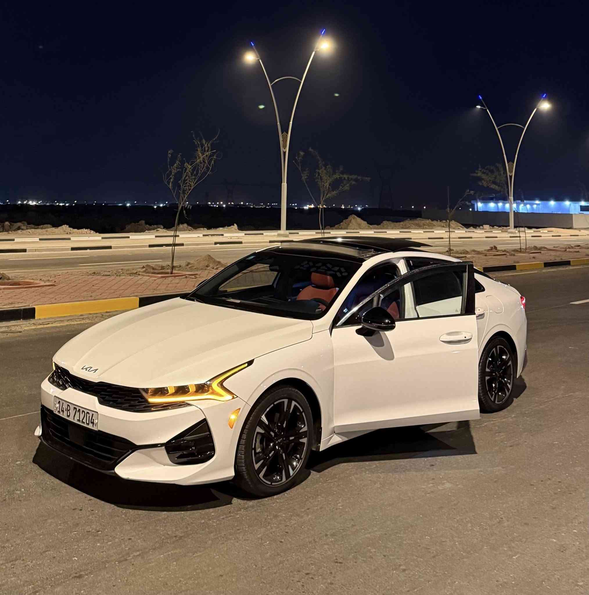 ‎السلام عليكم حبايب .
K5 gt line موديل 2024 
‎رقم بصرة حرة بأسمي ♦️
‎السيااااره فوووول للاخيررررر 
‎كشنات جلد 
‎داخل احمرر 
‎رادار امامي . رادار خلفي 
‎بانوراما 
‎ستيرن تحكم جهتين 
‎شاشة كبيرة 
‎اربع وضعيات قيادة 
‎بصمة ابواب + تشغيل عن بعد 
‎لايت ثلاث عدسات زينون 
‎قيادة ذاتيه + تثبيت مسار + نقط عمياء 
‎كاميرا خلفية دوارة + تحذير قبل الاصطدام .. 
‎صور الحادث موجوده بالمنشور ++ السيارة بيها تبديل البنيد فقط نفس اللون بدون صبغ + صبغ بالتكمة ع كد 15 سم غيرها مــاكو اي شيي . السيارة كلش جديدة .. السعر 215
***********
