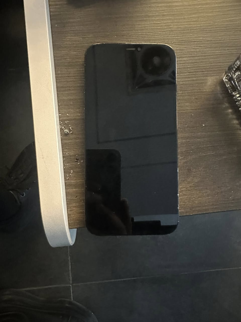 سلام عليكم آيفون 12 برو ماكس 
مبدل شاشه وبطاريه 
ذاكره 256
سعره 250 وبي مجال كلش قليل  
عنوان بغداد الحريه 
***********
