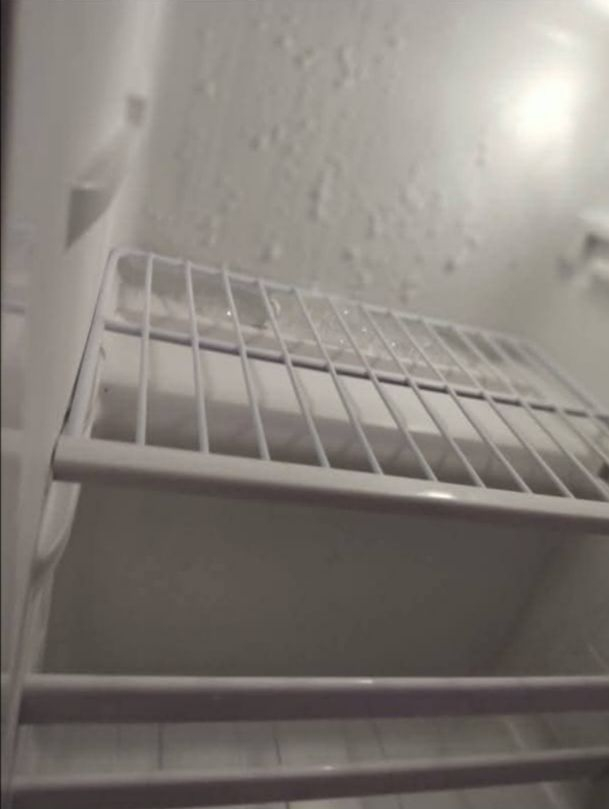 للبيع ثلاجه مالت غرفه نوم 
حجم ٦ اقدام
سعر ١٣٠ 
عنوان الايمن الزنجيلي


**إذا كنت صاحب هذا الإعلان وتريد حذفه لأي سبب، رجاءا أرسل رسالة إلى الدعم الفني**