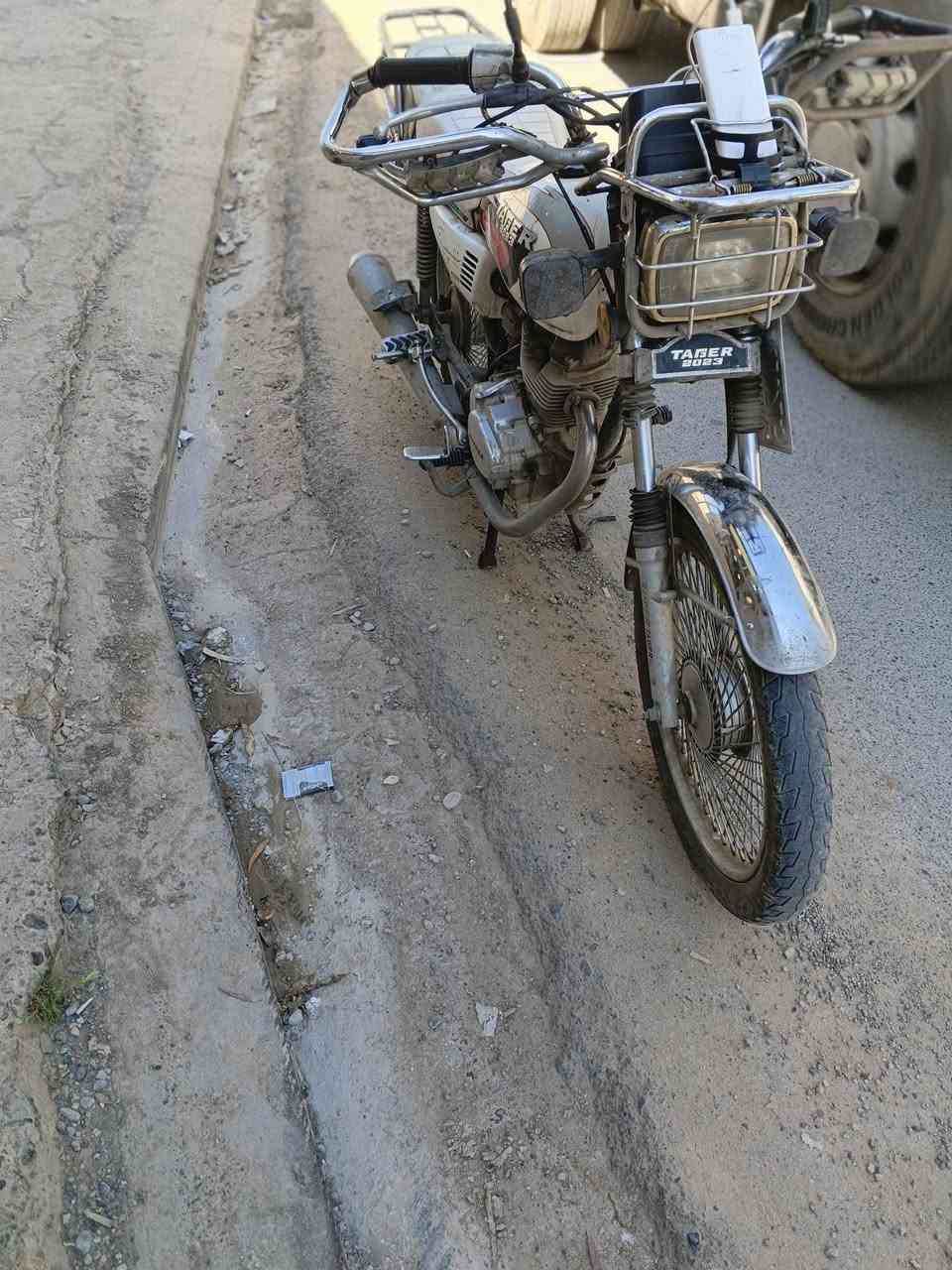 السلام عليكم تايكر مرقم موديل 23ماطور فول مكينة 25انتنس السعر 1650رقم ***********🏍️
