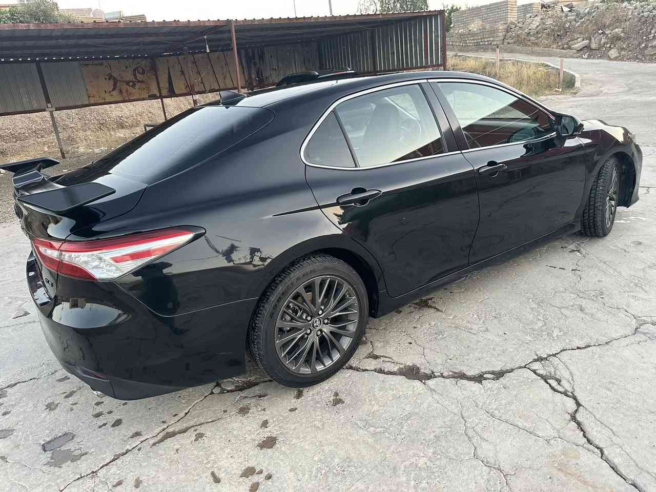 السلام عليكم للبيع كامري 2019 XLE محرك گير شرط ماشيه 129 mi فول مواصفات تبريد خلفي بصمه شحن لاسلكي ثلاثة قطع اماميه صبغ بدون شاصي السيارة بدون اي مصرف السعر 155 وبيها مجال مكان السيارة صلاح الدين ناحية الزوية 
***********
*********** قساط وعده مابيع نقداً فقط
