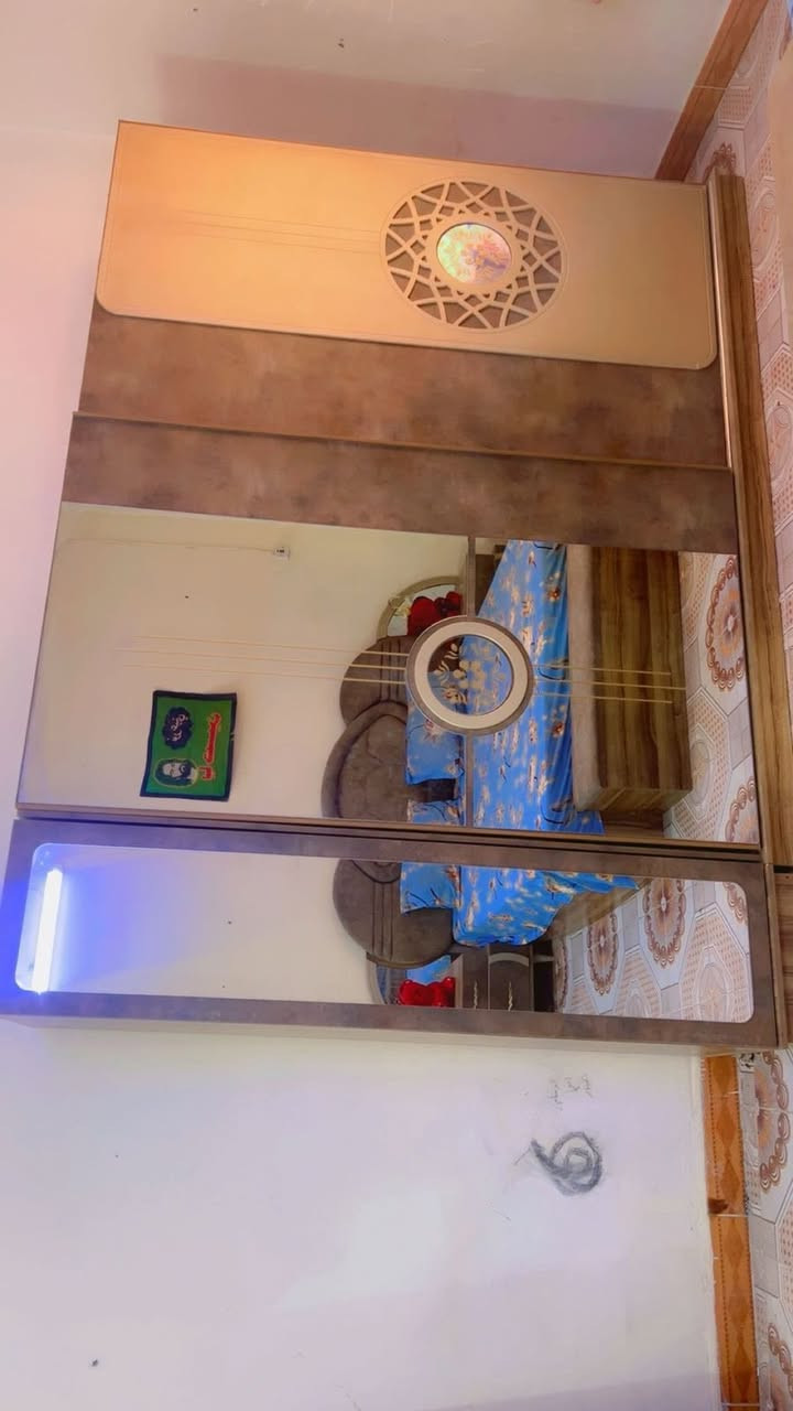 غرفة نوم تركي 11 قطعه للبيع
السعر 850 مابيهه كل نقص ولا تصليح جديده بعدهه 

بيهه سرير مخزن بيهه شازونه مخزن بيهه مواصفات حلوه 

ماخذهه ب مليون و750 

***********
