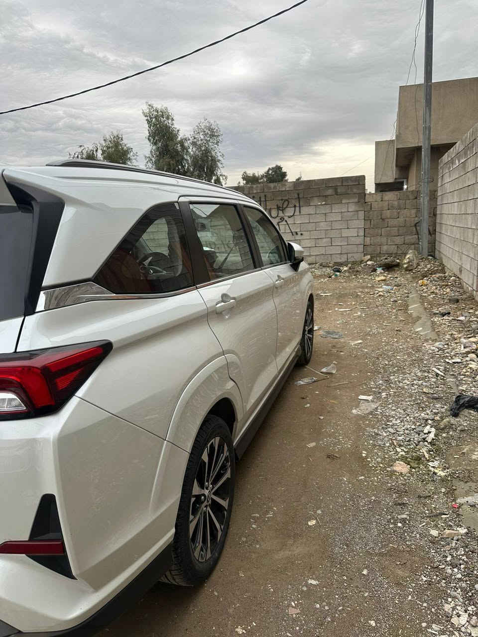 السلام عليكم سياره تويوتا فيلوز موديل 2024 ماشية 11 الف سبعة راكب تبريد قطعتين رقم بغداد مشروع وطني وارد خليجي سياره اخت الزيرو تشغيل بصمه هاند بريك بصمة السياره بأسمي للمعلومات اكثر اتصل ***********
