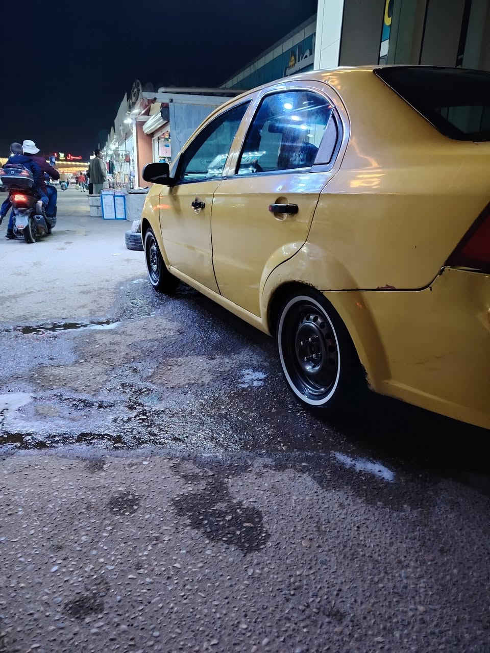 السلام عليكم افيو موديل 2007 مكينه مسكر 1600 خليجي السياره كير مكينه خير من الله  كير عادي  تبريد شغال كهربائاته كله شغاله السياره حداديه نضيفه تخم تاير وتخم ويل جديد رقم مثنئ انكليزي بسمي هزه جديده مصفره هيئة وغرامات خط جديد السعر 39وببه مجال 
غرفة نضيفه الكشر شوف العين مامكفول واذ اكو مراوس اراوس عادي 
السعر 39 وبيه مجال
مكان السياره ديوانيه
الرقم ***********
