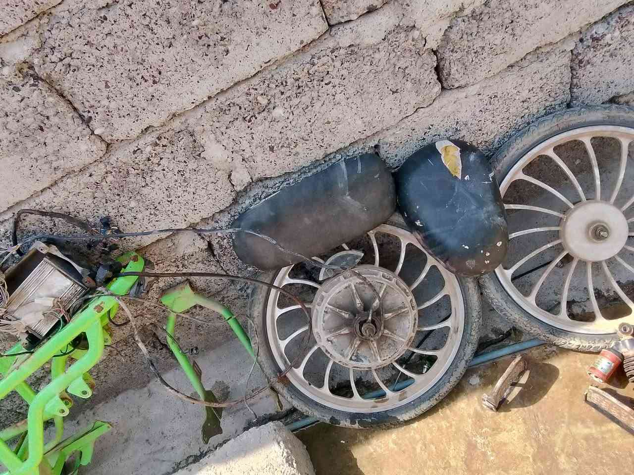 السلام عليكم اغراض ماطور شحن تفصيخ للبيع اريد ابيعهن اي واحد ينطيني سعر يعجبني بيعهن


**إذا كنت صاحب هذا الإعلان وتريد حذفه لأي سبب، رجاءا أرسل رسالة إلى الدعم الفني**