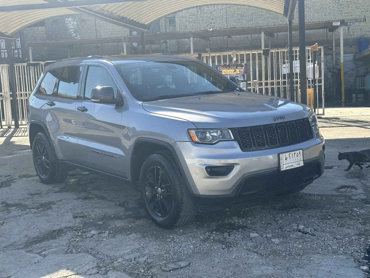 السلام عليكم عندي جيب 2018 للبيع رقم بغداد باسمي تحويل ثاني يوم 
سياره لتمدد فول مواصفات 
فتحه 
جلد 
شاشه 
رادارات 
جنطة كهرباء 
كشنات تدفئه تبريد 
سياره حلوه وبدون نقص 
تخم تاير جديد تبريد ثلج 
حادث السياره خلفي وصبغ بيها صندوك وجاملغ خلفي وبوب 
خلفيات ثنينهن وجاملغ الامامي والبنيد رش توحيد لون 
مكينه مفتوحه القبغ الفوك يم محمد غزاله مبدل راجز وبطاله
السياره مابيها كل نقص مكانها بغداد البلديات حي التجار 
وهذا رقمي *********** 
عارضها ب١٩٢ وبيها مجال
