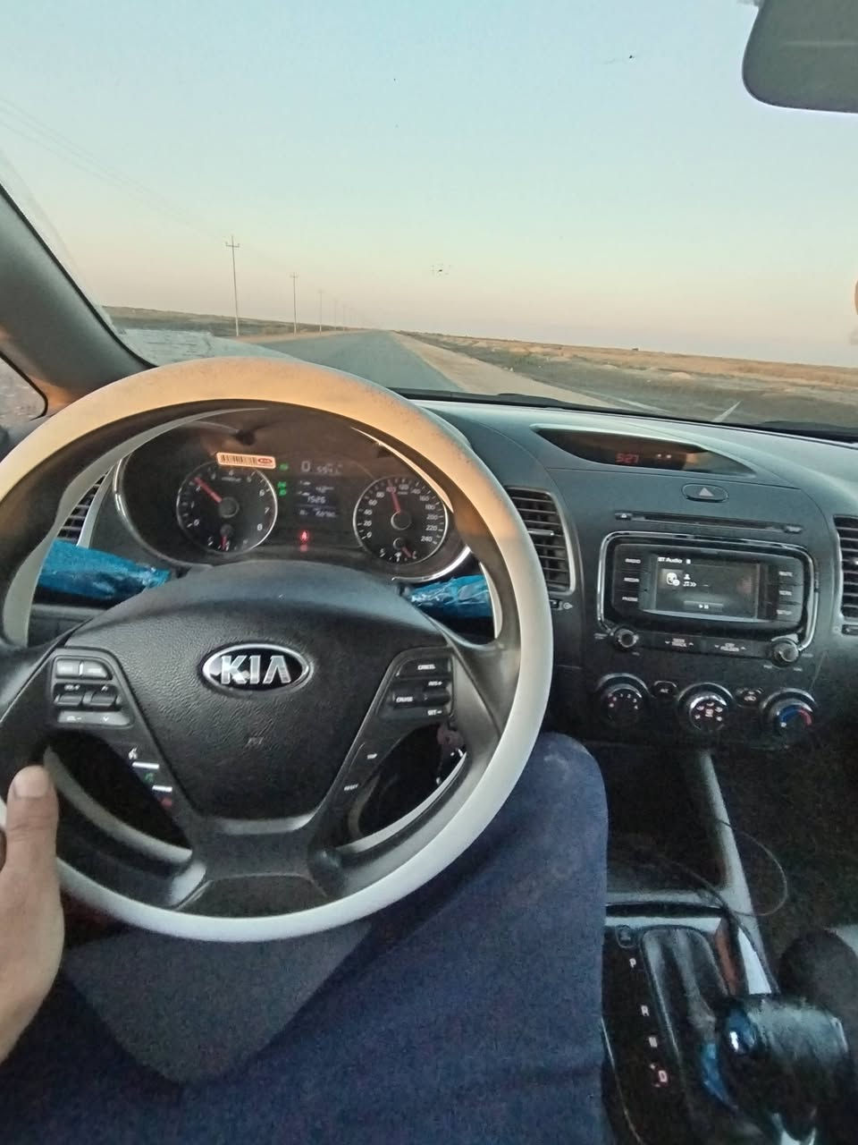 سيراتو 18
حادثها موظح وسونار موجود
ماشيه 160
نص فول مكينه وكير شرط
رقم بغداد 
سعرها. 138 بيها مجال بسيط
جوه ال36 لا تخابرني ولا تعبك ولا تعبني
***********
