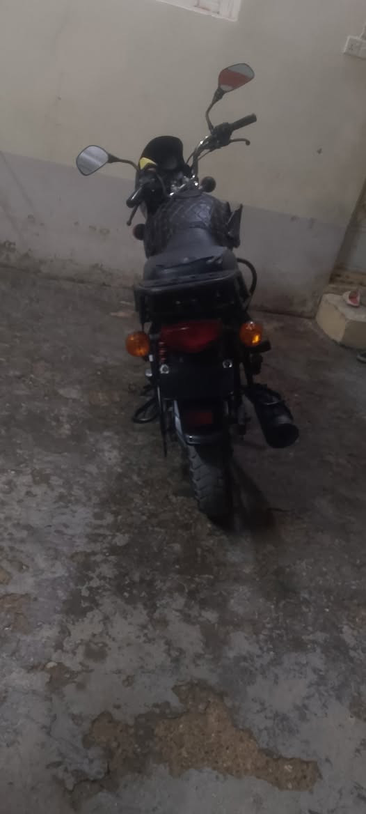 دراجه بوكسر موديل 18 مكفوله السعر 750 وبيه مجال اصولي اوراق كامله المكان قريه خرنابات الشراي يتصل ع ***********
