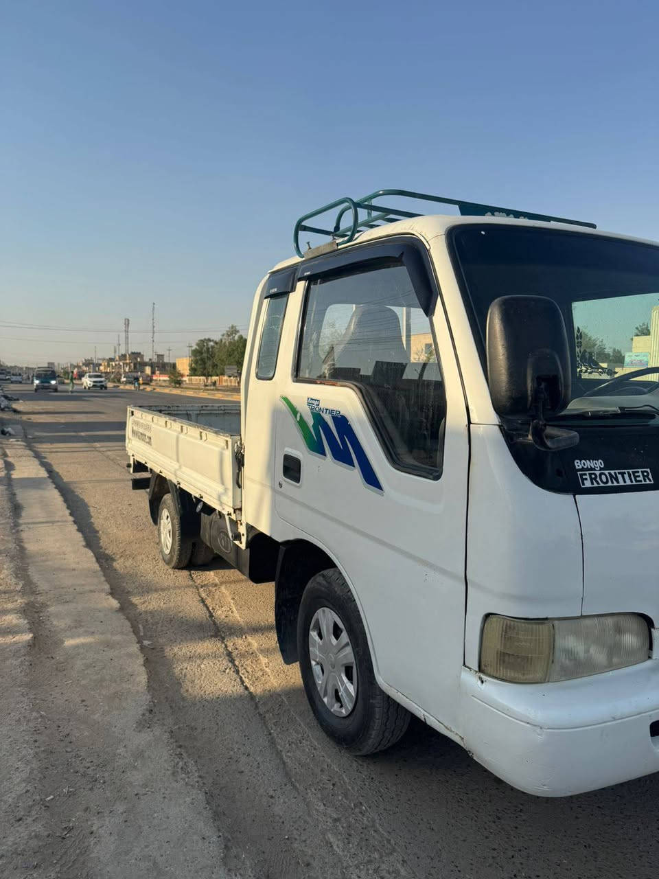 كيا فونتيرا موديل2000
رقم انكليزي بغداد سنوية جديده 
السعر 55 وبيها مجال 
مكاني بغداد المعامل حي النصر
***********
