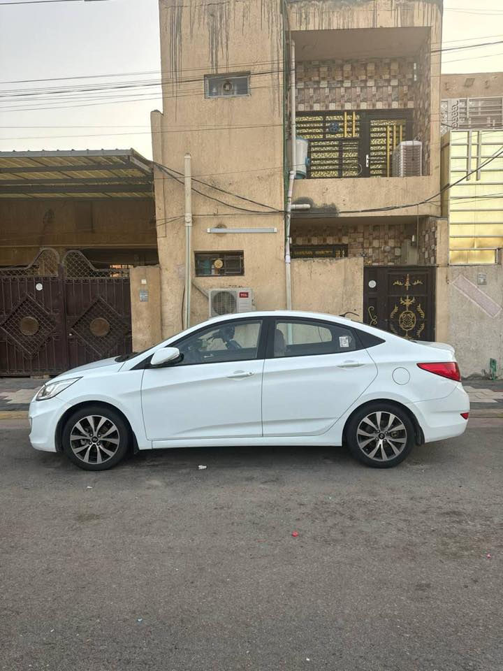 السلام عليكم سياره اكسنت موديل 2016 خليجي ماشيه 128 الف نظيف كلش بيها فقط جاملغ تبديل محرك 1600 ابيضّ رقم بغداد سنويه إلى 2029 ب110 وبيها مجال مكان كربلاء رقم المبايل ***********
