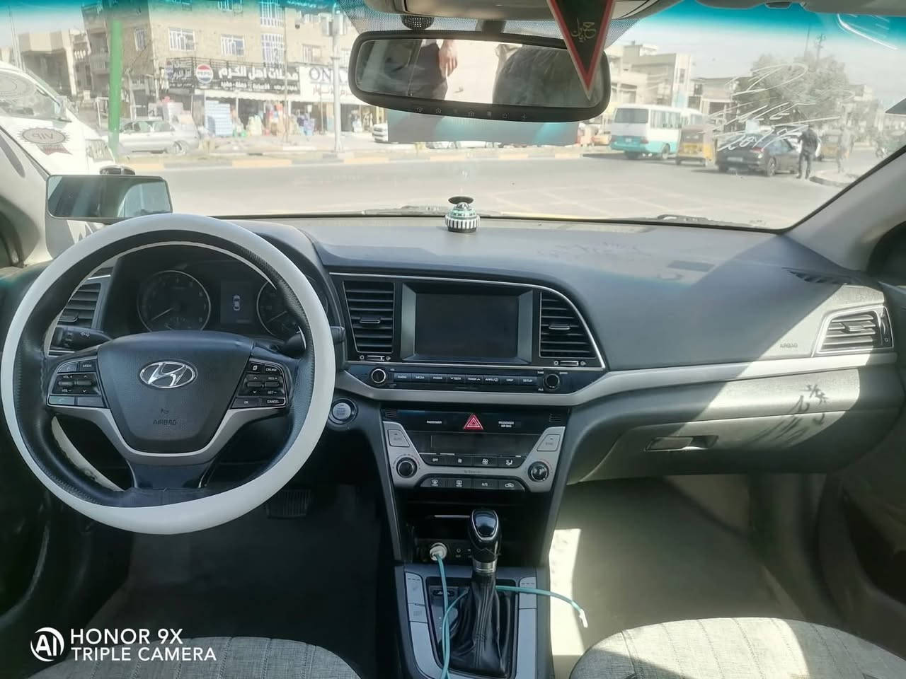 سلام عليكم النترا ٢٠١٧ حادثها جاملغ خلفي سياره جديده احله من لصور سياره جاهزه للخير كل نقص ما بيها
مكينه وكير بشرط
فول مواصفات
كشنات كهرب
فتحه + بصمه + بصمة ابواب + شاشه جبيره + رادار جانبي + كشنات تدفئه + ستيرن تدفئه + اشاير بل مري + فول تحكمات + ثلاث انظمه قياده + سياره بدون ايرباك
وباقي لمواصفات المعروفه
ماشيه١٢٠ الف 
مكينه ٢٠٠٠ دوش
سعر ١٣٥ وبيها مجال باسمي تحويل ثاني يوم
مكان السياره موصل
***********
