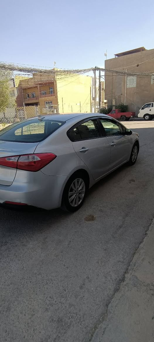 السلام عليكم كيا فورتي للبيع موديل 14
وارد امريكي  بيها صبغ شاملغ + بنيد فقط 
رقم كربلاء تحويل مباشر 
السياره جاهزه تفهم تاير جديد حداديه جديده تبريد 
محرك 2000 دوش كير اي تي 
مكان السياره كربلاء الشراي يتصل
***********
السعر 98 وبيها مجال

