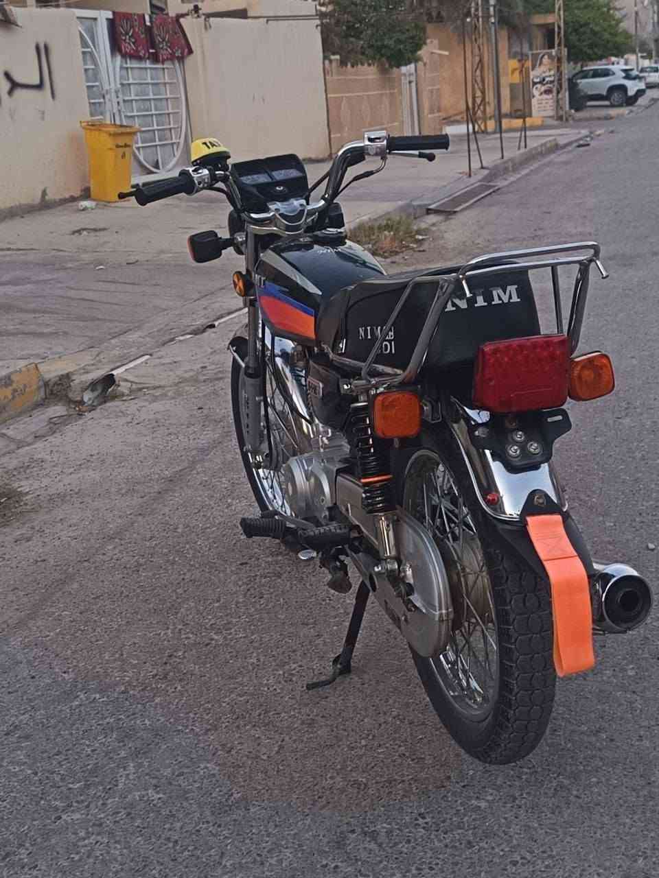 السلام عليكم نامه موديل سته وعشرين اورقهه وياهه مميز ..
المكان بعقوبه بهرز  سعر ..700 وبيهه مجال 
محرك نضيف نضيفه هورن حديد كهرباءيات شغاله كامل كلشي  للاتصال ‏‪***********‬‏
