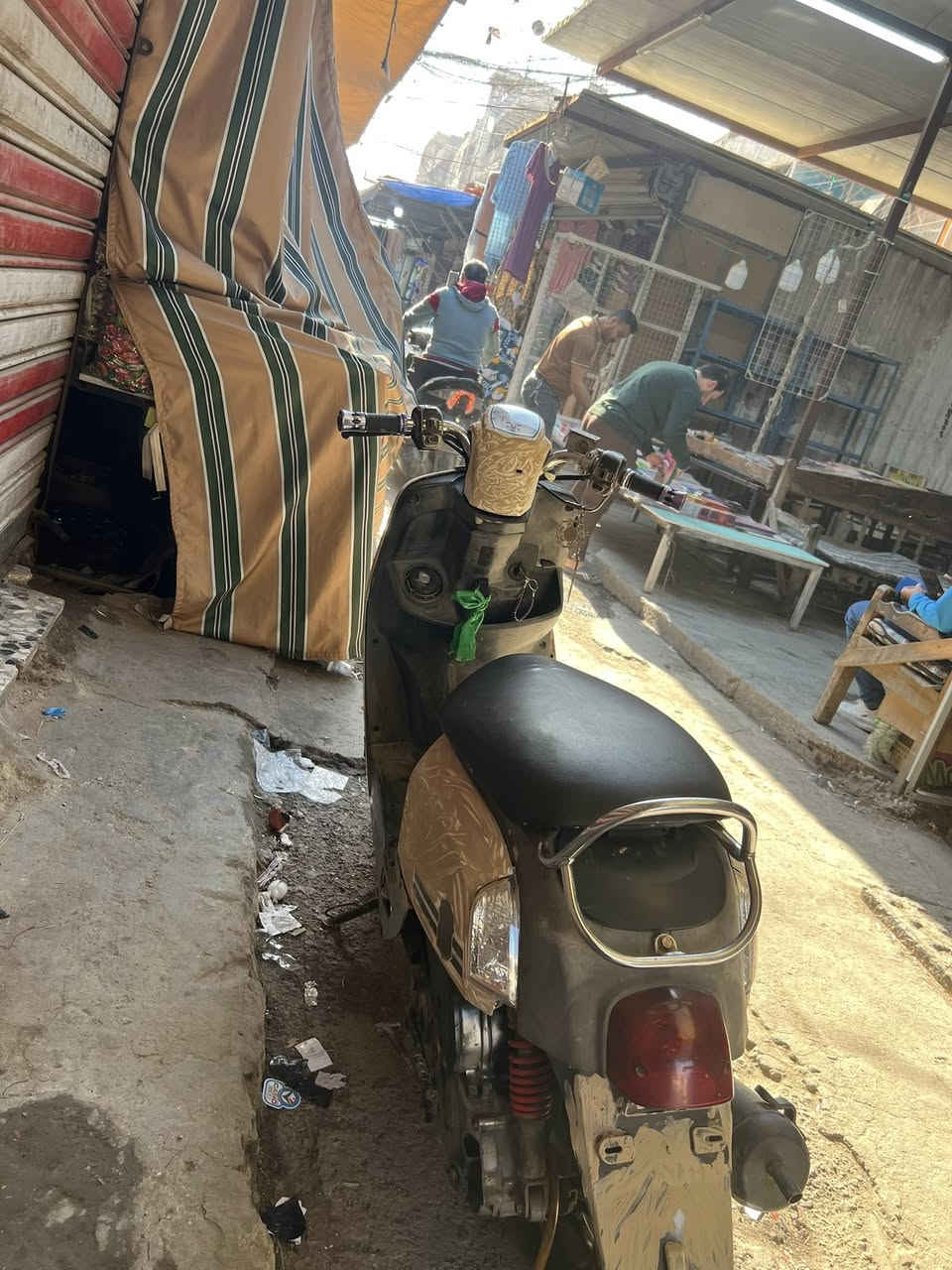 يا الله سلام عليكم شباب دراجه ماكس بوليس مال رمبه صارلها6اشهر من نازله كلشي ما ناقصها فقط هورن و المكينه ماشاءالله خير من الله يعني يجعز السان عنها تاخذه راسك بارد العنوان بغداد.بغداد الزعفرانيه أربع شوارع رقم الهاتف ***********
