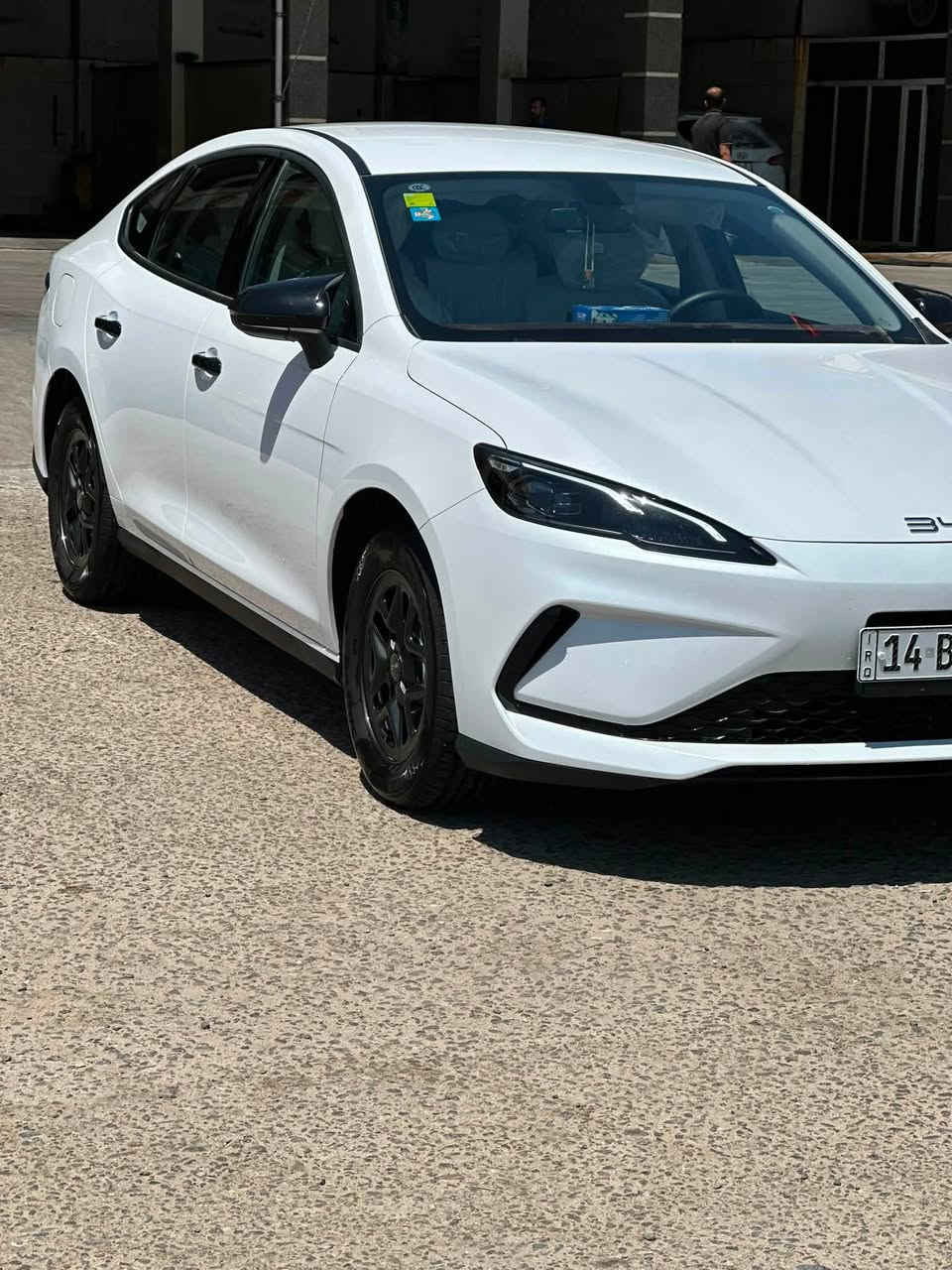 السلام عليكم BYD سيل 5  للبيع
سياره ماشيه 11000الف سياره كفاله عامه من زلغ 
سياره جاهزه ومصروف عليهه تحديثات كفرات سبايدر 
مضلات الارضيه مغلفه بالكامل 
سعر 20مليون قابل لتفاوض مكان السياره البصره 
***********
