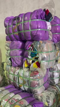 تیشیرت پیاوان درەجە یەک ٤٠ کگم بەردەستە بۆ کریارانی بەریز بە سعریکی گو...