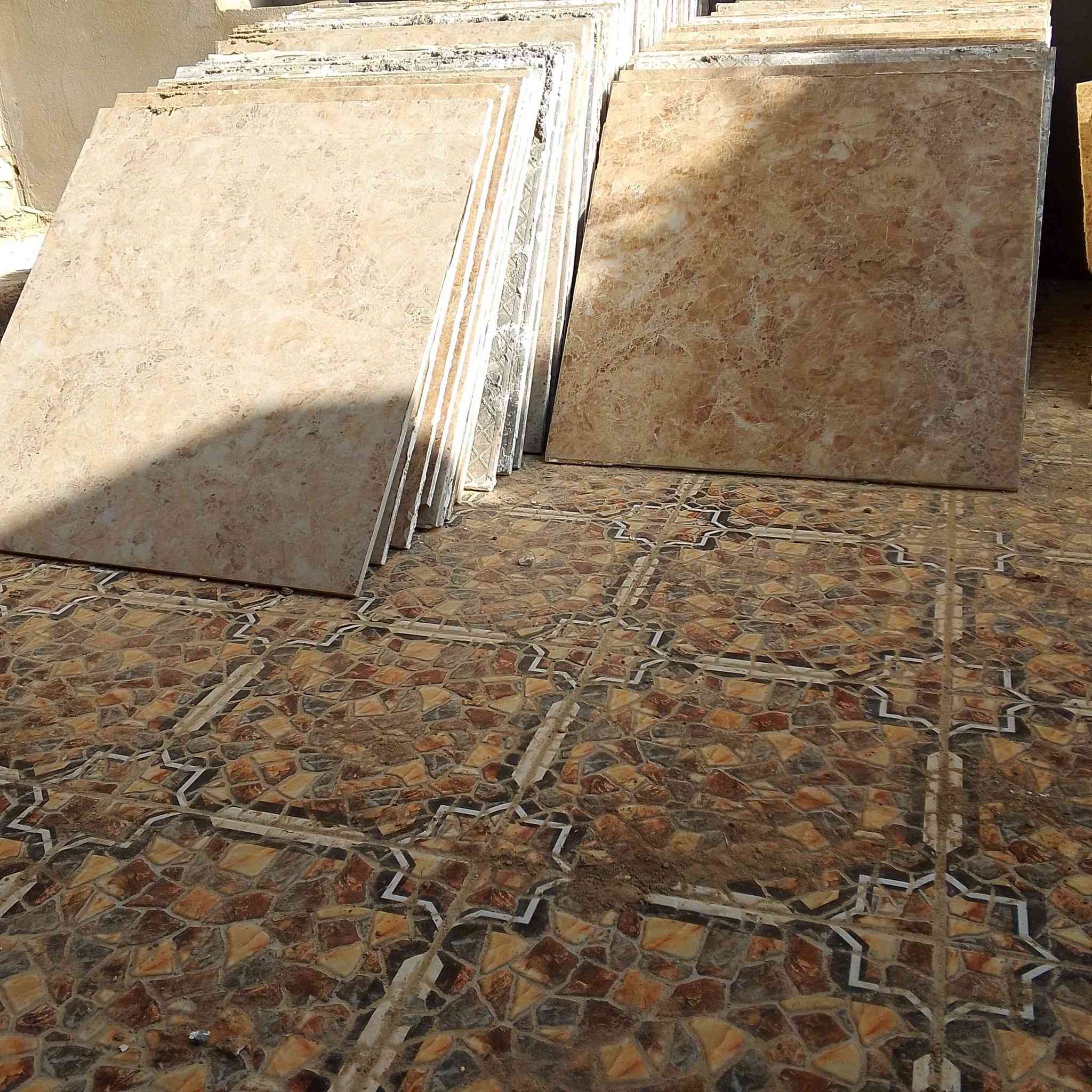 بورسلين 150 متر للبيع*********** ابيع شلع الشراي يتصل  نضيف ابشكل وياهن اشكم قطعه مرمر
