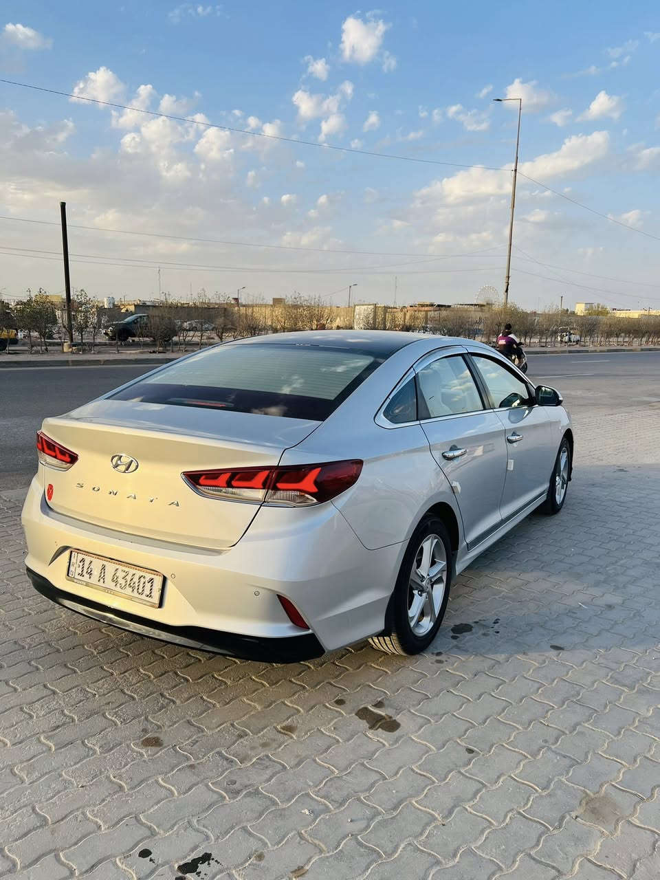 للبيع. سوناتا موديل 22 وارد كوري كفاله عامه من كلشي  رقم بصرة بسمي  فول مواصفات عده البصمه  السعر 180 وبيه مجال قليل حك الجيه  ***********
