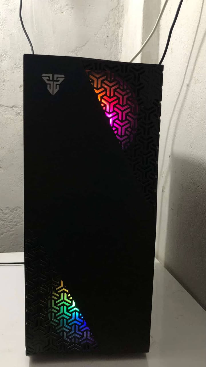 شلونكم عندي هاي التجميعه القويه تشغلك كل شي يعجبك تفيد للمونتاج والالعاب ولكل شي 

كارت شاشة: GAINARD RTX 3050 8GB

معالج : INTEL GORE i5-10400F

MSI H510M A-PRO:لوحة الام

رامات:TeamGroup 16GB 3200Hz 8x2

Hdd 1tb wd blue:هارد

الكيس:FANTECH CG76 +4fan

 fantech 650w bronze:باورسبلاي

وكل هاي ب ٦٥٠ الف حياكم يارب عندي بس مشكله وهي البور سبلاي صوته اعلى من الطبيعي ما اعرف ليش بس ما ياثر على الاستخدام 

مكاني بغداد الدوره حي المعلمين هلا بيكم


**إذا كنت صاحب هذا الإعلان وتريد حذفه لأي سبب، رجاءا أرسل رسالة إلى الدعم الفني**