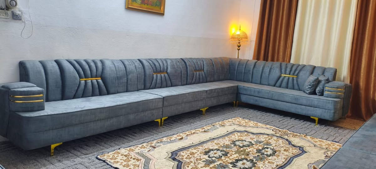 وجبه جديده من الديوانات القديفه 22مقعد 14متر  6كوشات ويا اسفنج مميز والخشب البلاويد الاسود لاتصال ***********وتساب واكو توصيل بكروه
