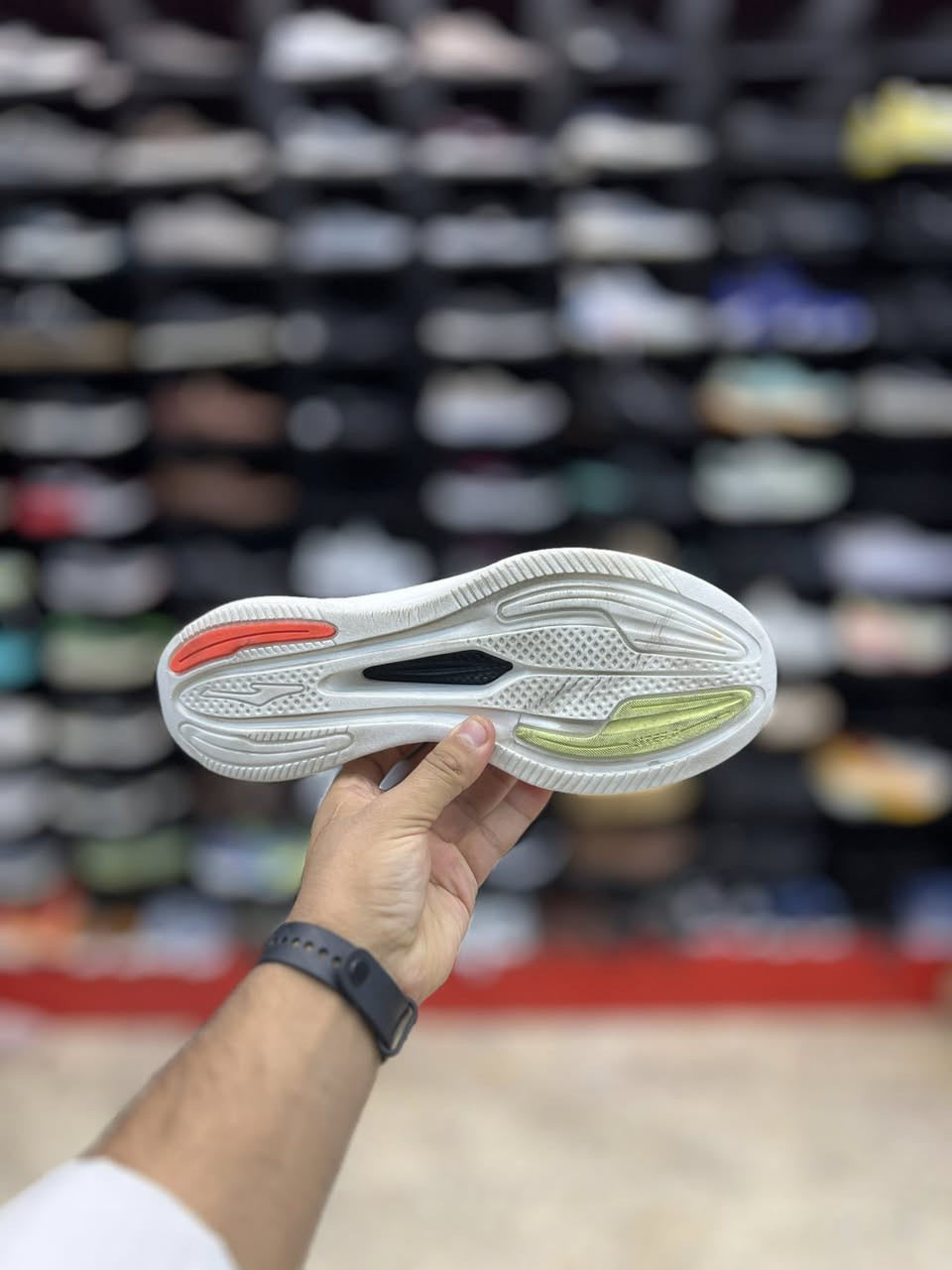 ماركة اكس تيب 
حذاء جري 
طبي خفيف 
قياس 44
العنوآن نجف ملحق الروان 
توصيل 🚚 محافظات 6 داخل النجف3 
*********** واتساب
