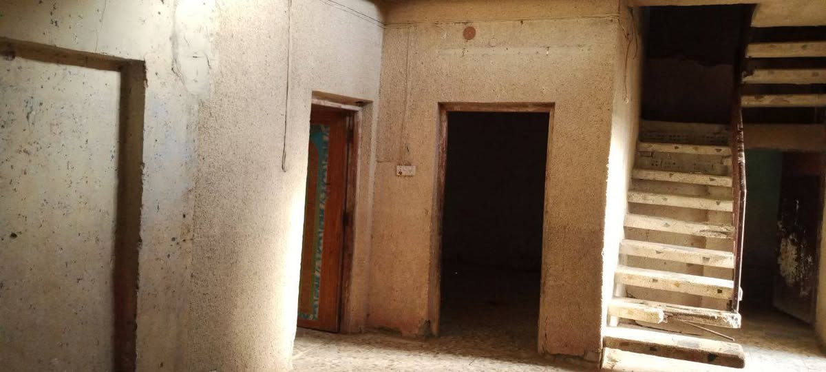 🌹 اللهم صل على محمد وآل محمد 🌹

السلام عليكم ورحمة الله وبركاته 
بيت مع فرن في بغداد- النهروان للبيع

مواصفات البيت 
بيت للبيع على شارع المستشفى منطقة 7000 البيت يحتوي على صاله ومطبخ وغرفتين نوم وفي مقدمة البيت يوجد فرن البيت صب مسلح وكاشي كامل مابيه اي نقص.

مواصفات الفرن
فرن كامل المواصفات جميع اغراض الفرن جديدة غير مستعملة .

للاستفسار الاتصال على الرقم التالي :
***********
***********
