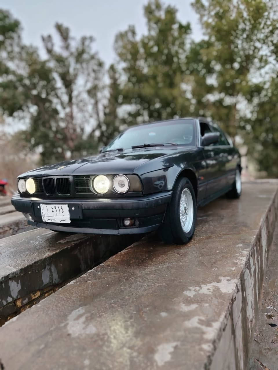 بي ام دبليو 525 موديل 1991 جاهزة من كلشي مكفولة من الضربة سعرها 50 ورقة وبي مجال مكانها ديوانية ***********
