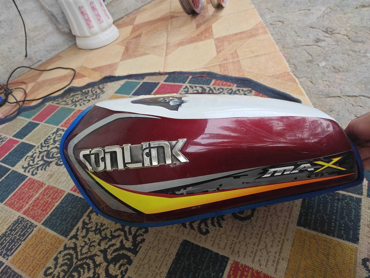 السلام عليكم  غراض دراجه ايراني للبيع
ويل امامي حجم18
ويل خلفي حجم 17/للبيع60 الف
تانكي ماروني مع صفاحيات 25 الف
تاير خلفي صنع باكستاني حجم 17 بعده جديد للبيع 15 الف
رقمي ***********
