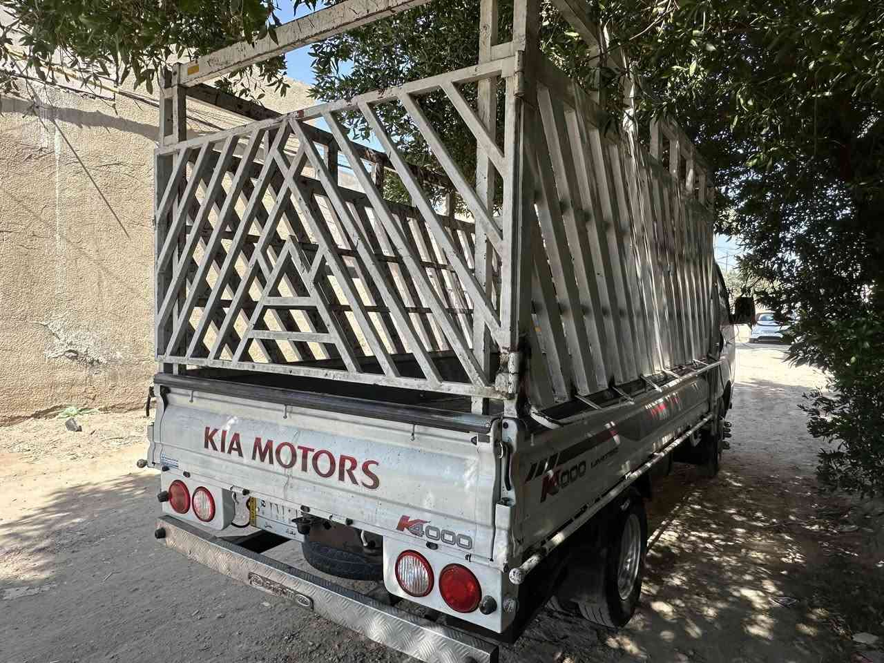 سلام عليكم لبيع كيه فحل السيارة جديدة
أو نضيفه 2020بيها بارد بل بنيد بس السيارة مكفوله مكان  السيارة بغداد الاتصال ***********
***********
